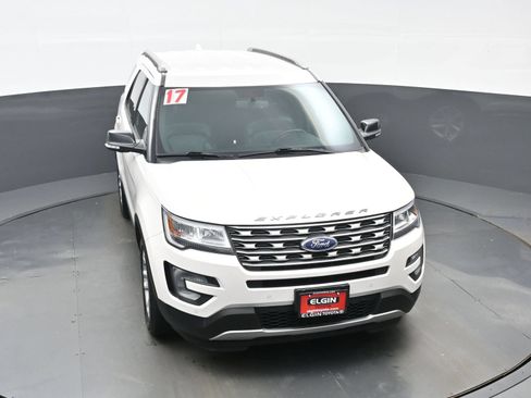 Used 2017 Ford Explorer XLT w/ Equipment Group 202A FWD image 37