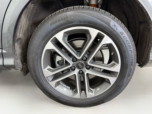 Used 2025 Audi Q5 Premium Plus w/ Premium Plus AWD/4WD image 31