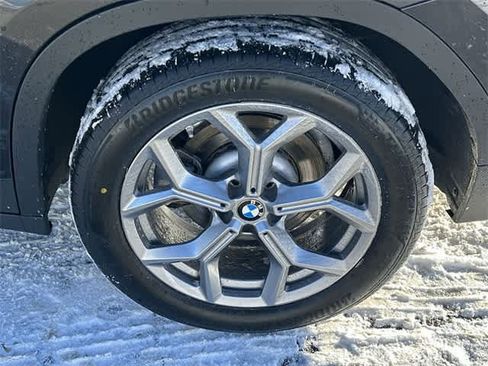 Used 2023 BMW X4 xDrive30i w/ Premium Package image 5