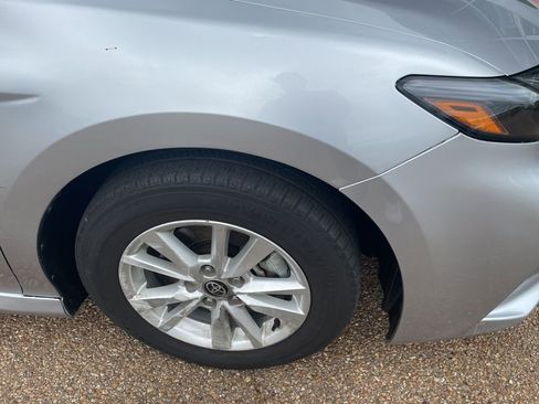 Used 2025 Toyota Camry LE image 11