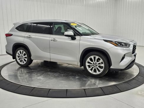 Used 2022 Toyota Highlander Limited AWD/4WD image 8