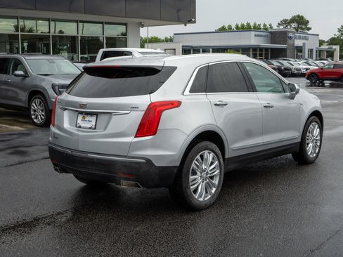 Used 2018 Cadillac XT5 Premium Luxury FWD image 3