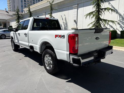 Used 2023 Ford F350 XLT w/ FX4 Off-Road Package AWD/4WD image 11