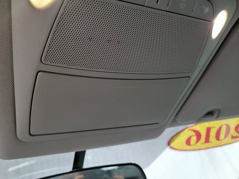 Used 2016 Nissan Rogue SV image 38