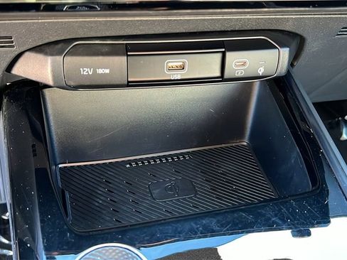 Used 2023 Kia Niro EX image 15