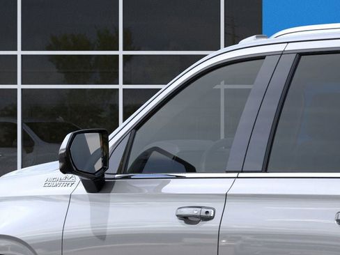 New 2026 Chevrolet Suburban High Country image 12