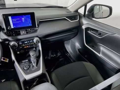 Certified 2025 Toyota RAV4 LE AWD/4WD image 19
