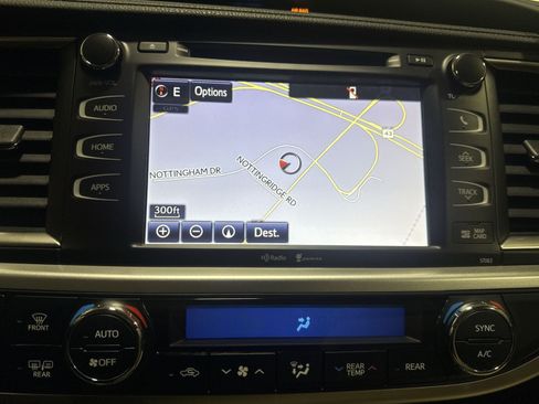 Used 2015 Toyota Highlander XLE AWD/4WD image 19