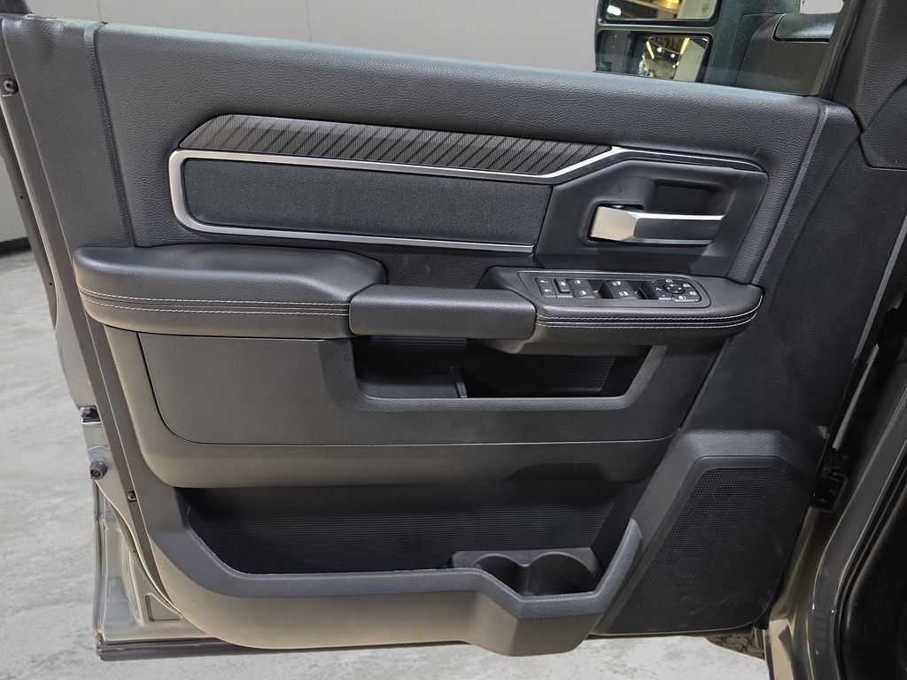 New 2027 RAM 3500 Big Horn AWD/4WD image 13