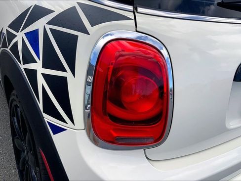 Used 2018 MINI Cooper S image 27