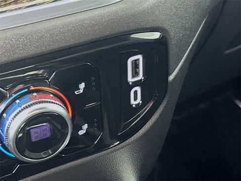 Used 2023 GMC Sierra 1500 Elevation image 31