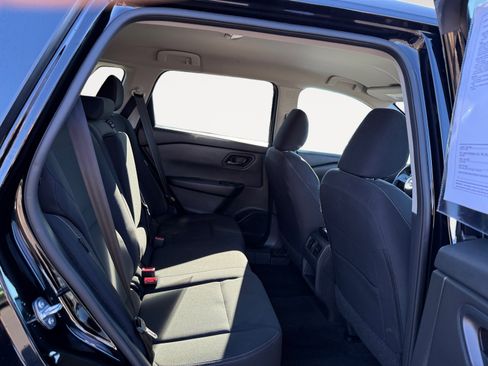 Used 2024 Nissan Rogue S image 18