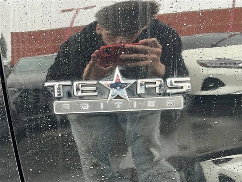 Used 2022 Chevrolet Silverado 1500 LTZ w/ Technology Package image 35