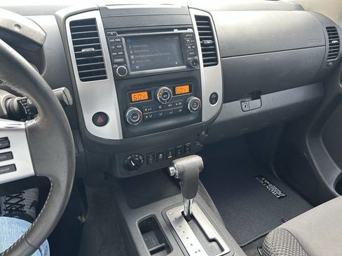 Used 2015 Nissan Frontier PRO-4X image 19