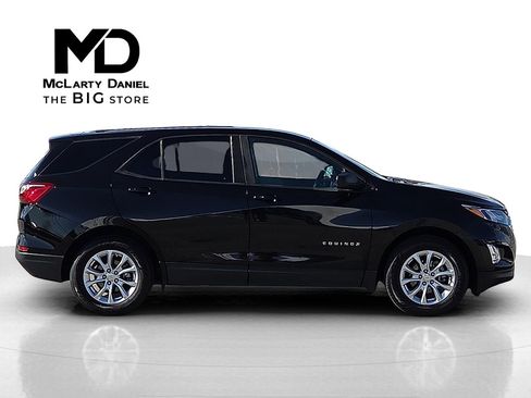 Used 2020 Chevrolet Equinox LS w/ LS Convenience Package image 6