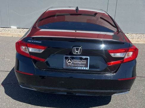 Used 2019 Honda Accord EX image 4