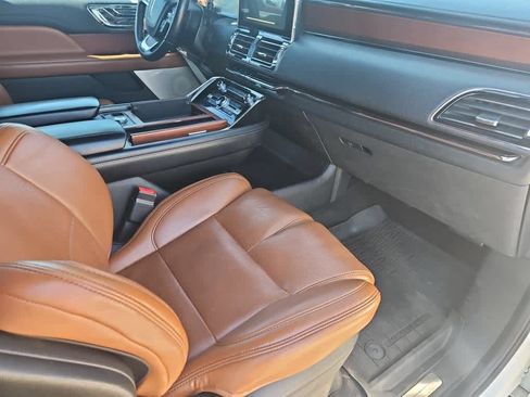 Used 2020 Lincoln Navigator Reserve AWD/4WD image 14