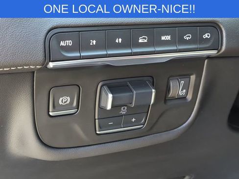 Used 2024 Cadillac Escalade Premium Luxury w/ Performance Package AWD/4WD image 19