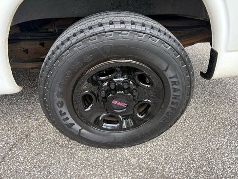 Used 2018 GMC Savana 2500 RWD image 31