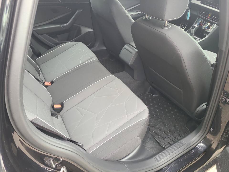 Used 2025 Volkswagen Jetta Sport FWD image 29
