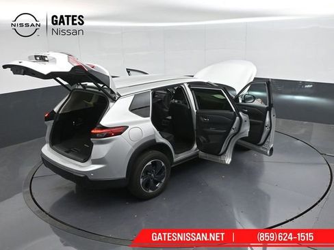 Used 2025 Nissan Rogue SV AWD/4WD image 57