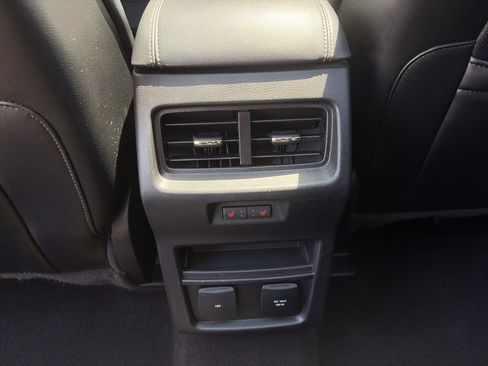 Used 2019 Ford Edge Titanium w/ Equipment Group 301A AWD/4WD image 30