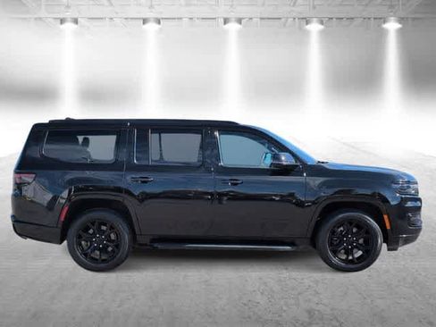 Used 2024 Jeep Wagoneer Series II AWD/4WD image 9
