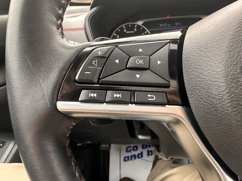 Used 2020 Nissan Altima 2.5 SR w/ Premium Package image 9