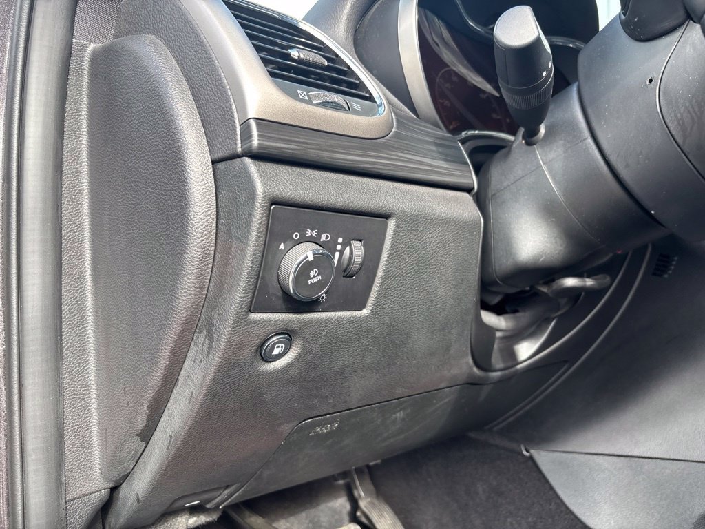 Used 2019 Jeep Grand Cherokee Altitude AWD/4WD image 6