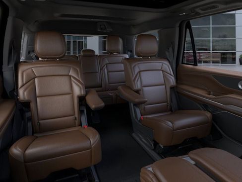 New 2025 Lincoln Navigator Reserve image 11