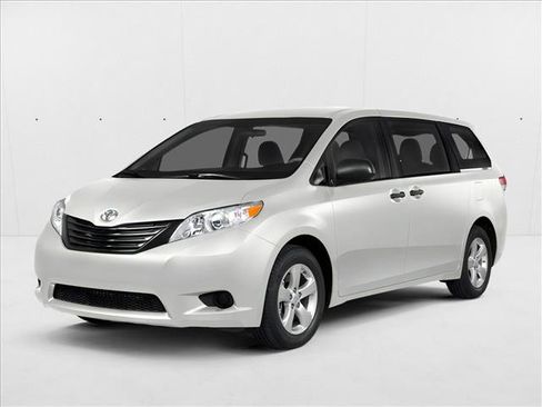 Used 2014 Toyota Sienna XLE image 1