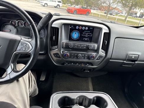 Used 2018 Chevrolet Silverado 1500 LT w/ Midnight Edition image 48