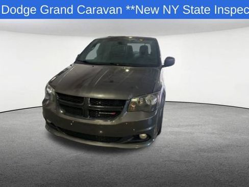 Used 2018 Dodge Grand Caravan SE image 3