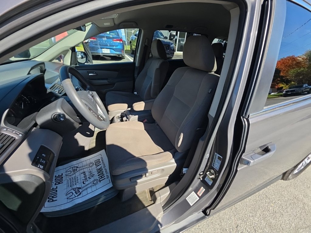 Used 2015 Honda Odyssey EX image 12