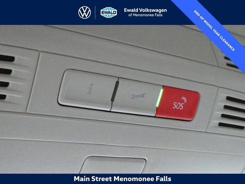 Certified 2025 Volkswagen Taos SE image 22