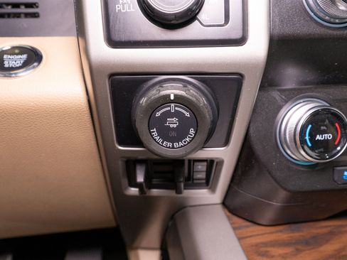 Used 2019 Ford F150 Lariat w/ Equipment Group 502A Luxury AWD/4WD image 29