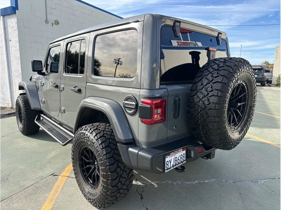 Used 2019 Jeep Wrangler Unlimited Sahara AWD/4WD image 8