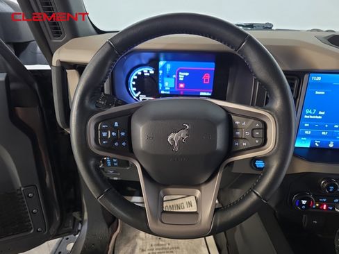 Used 2023 Ford Bronco Wildtrak image 12