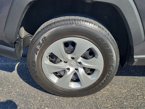 Used 2023 Toyota RAV4 LE image 5