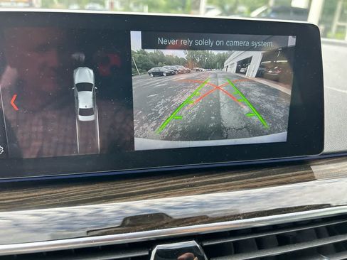 Used 2018 BMW 530i xDrive w/ Premium Package AWD/4WD image 14