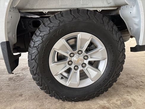 Used 2023 Chevrolet Silverado 1500 LT image 36