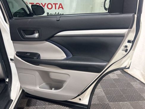 Used 2015 Toyota Highlander XLE image 14