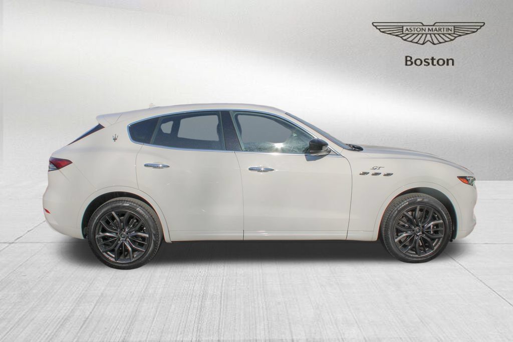 Used 2024 Maserati Levante GT Ultima AWD/4WD image 6