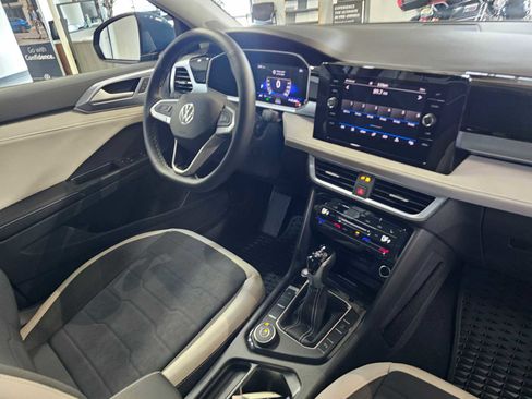 New 2025 Volkswagen Taos SE image 10