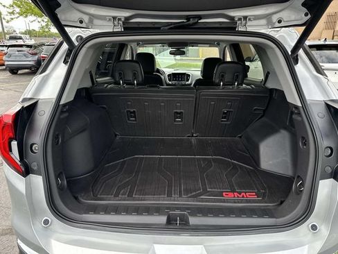 Used 2019 GMC Terrain SLT w/ Preferred Package FWD image 17