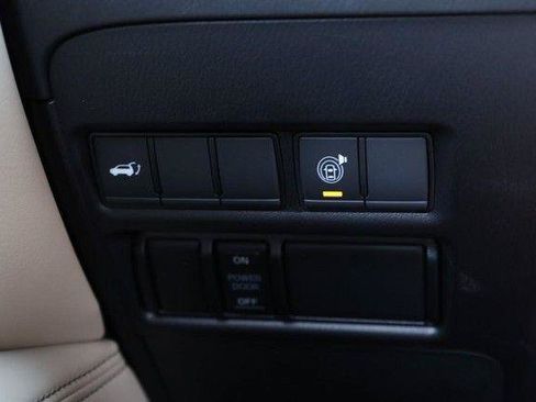 Used 2022 Nissan Armada SL AWD/4WD image 23