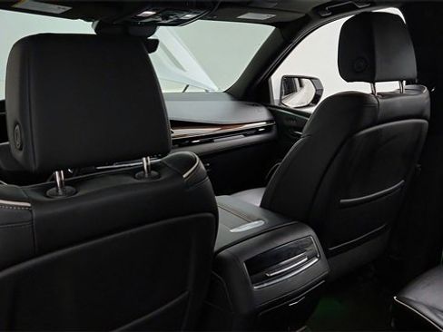 Certified 2024 Cadillac Escalade Premium Luxury image 19