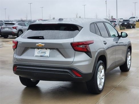 Certified 2024 Chevrolet Trax LS w/ LS Convenience Package image 6