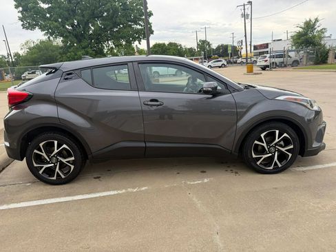 Used 2018 Toyota C-HR XLE FWD image 9