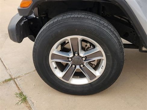 Used 2020 Jeep Wrangler Unlimited Sahara image 7